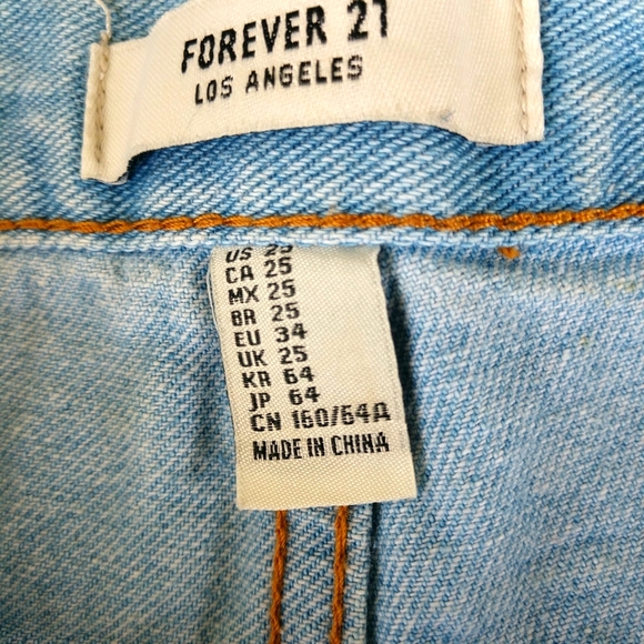 Forever 21 Distressed High Rise Cut Off Jean Short SIZE 25 - Picture 3 of 9